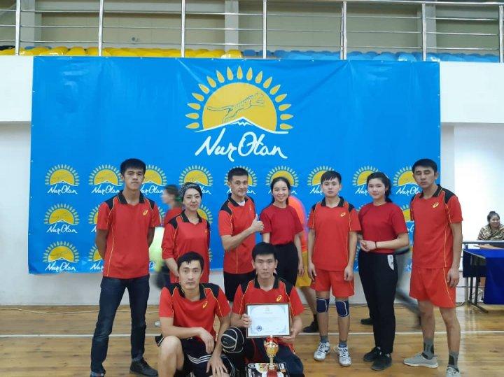 При поддержке партии «Нұр Отан» прошел турнир по волейболу среди работников госструктур